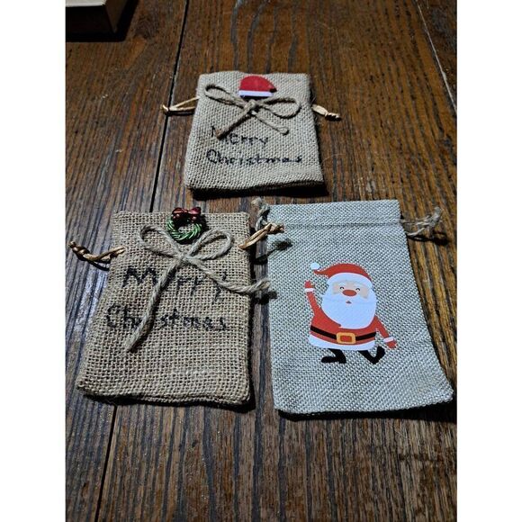 New Vintage Handmade 3 Burlap Mini Christmas Holiday Gift Bags Santa Wreath - Picture 1 of 5